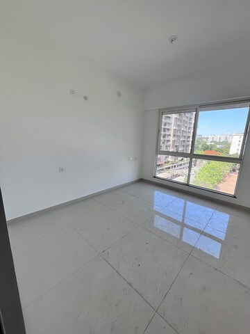 Room in 4 BHK Apartment at Raichandani Swarna Vatika, Kondhwa – for Sale