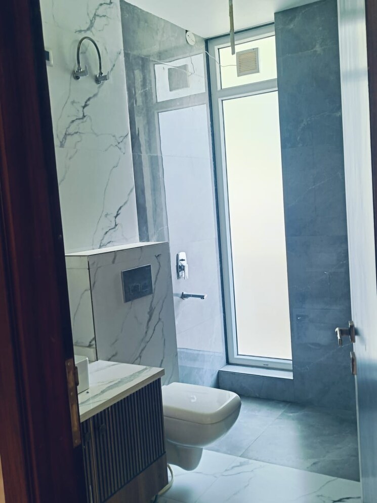 Bathroom, ardee-city 4 Bedroom 1800 Sq.Ft. Builder Floor In Sector 52 Gurgaon 8207884