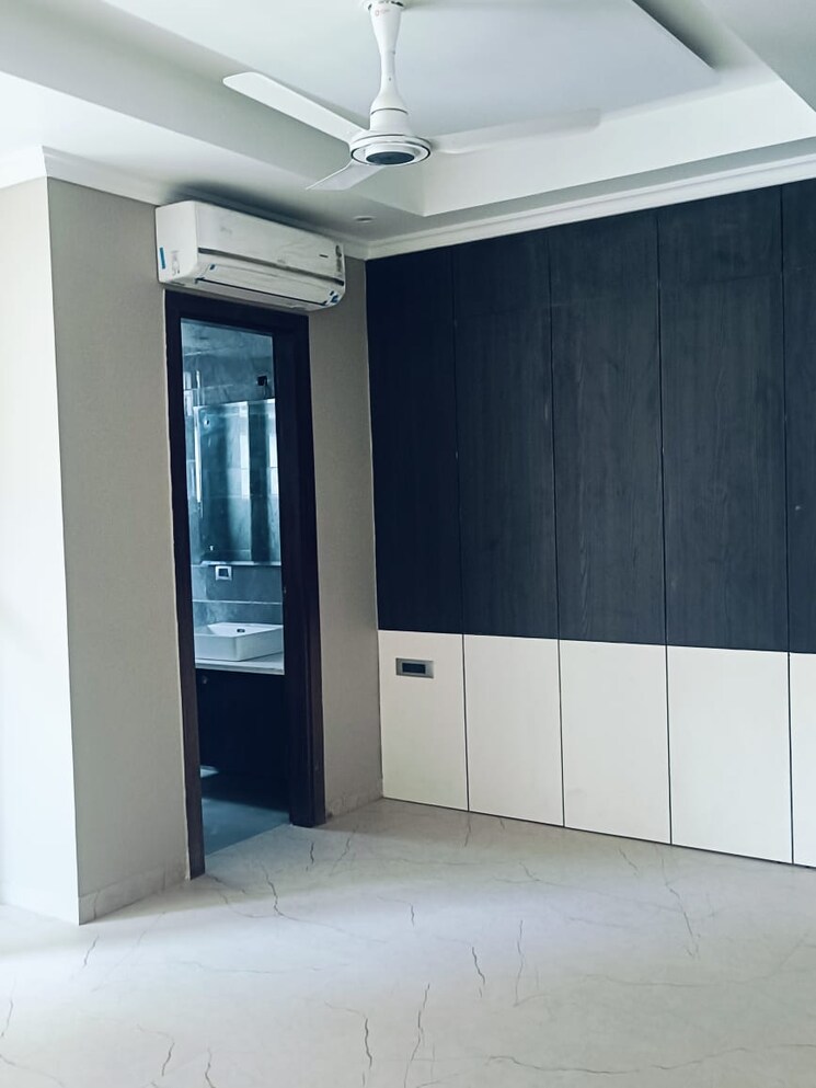 Room, ardee-city 4 Bedroom 1800 Sq.Ft. Builder Floor In Sector 52 Gurgaon 8207884