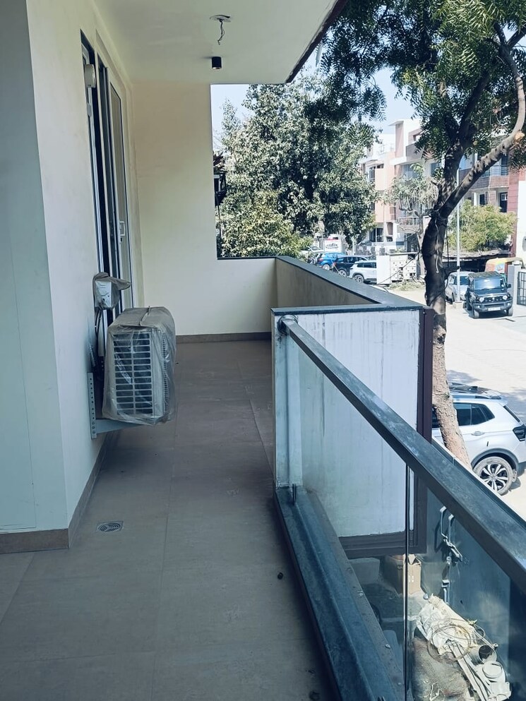 Balcony, ardee-city 4 Bedroom 1800 Sq.Ft. Builder Floor In Sector 52 Gurgaon 8207884