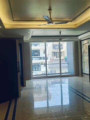 Room in 4 BHK Builder Floor at Ardee City, Sector 52 – for Sale