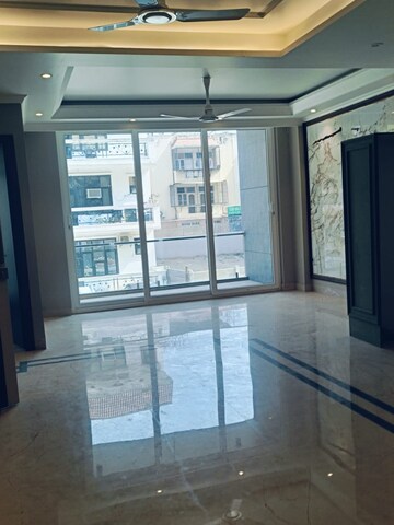 Living Room in 4 BHK Builder Floor at Ardee City, Sector 52 – for Sale