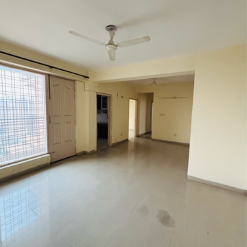 Room in 3 BHK Apartment at Tulip White, Sector 69 – for Rent