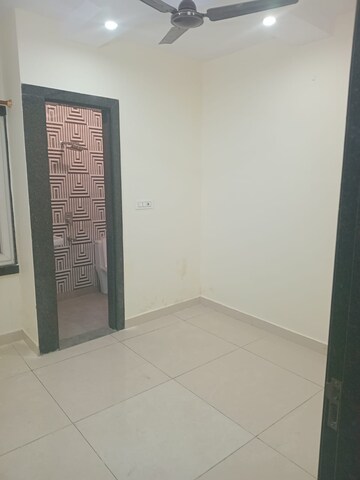 Room in 2 BHK Builder Floor at Mansa Ram Park – for Rent