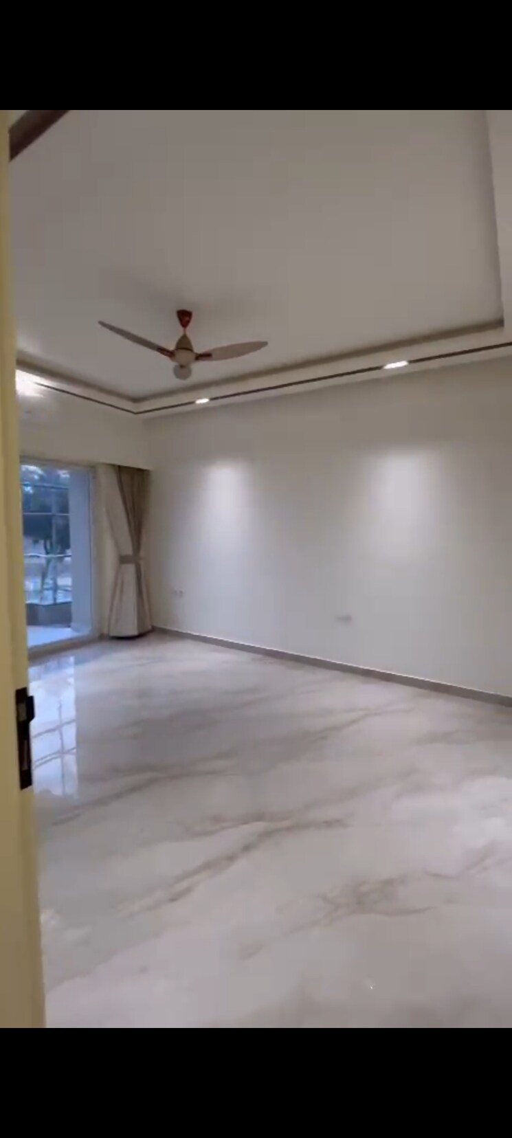 Room, sector 84 4 Bedroom 325 Sq.Yd. Builder Floor In Sector 84 Faridabad 8208007