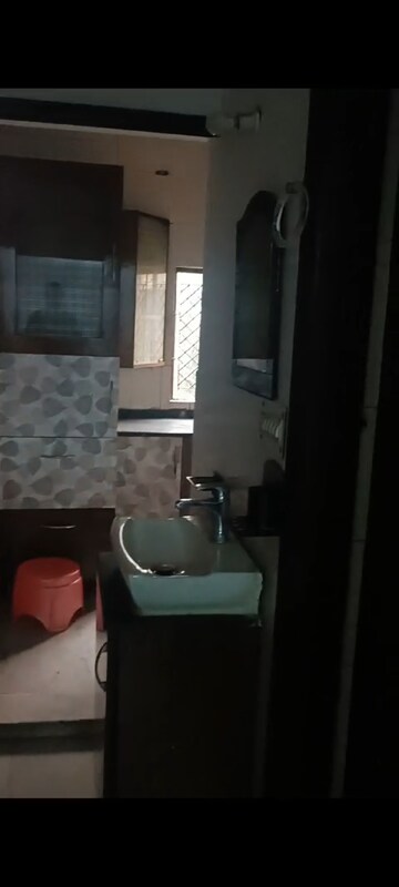 Master Bedroom in 3 BHK Builder Floor at Pitampura – for Rent