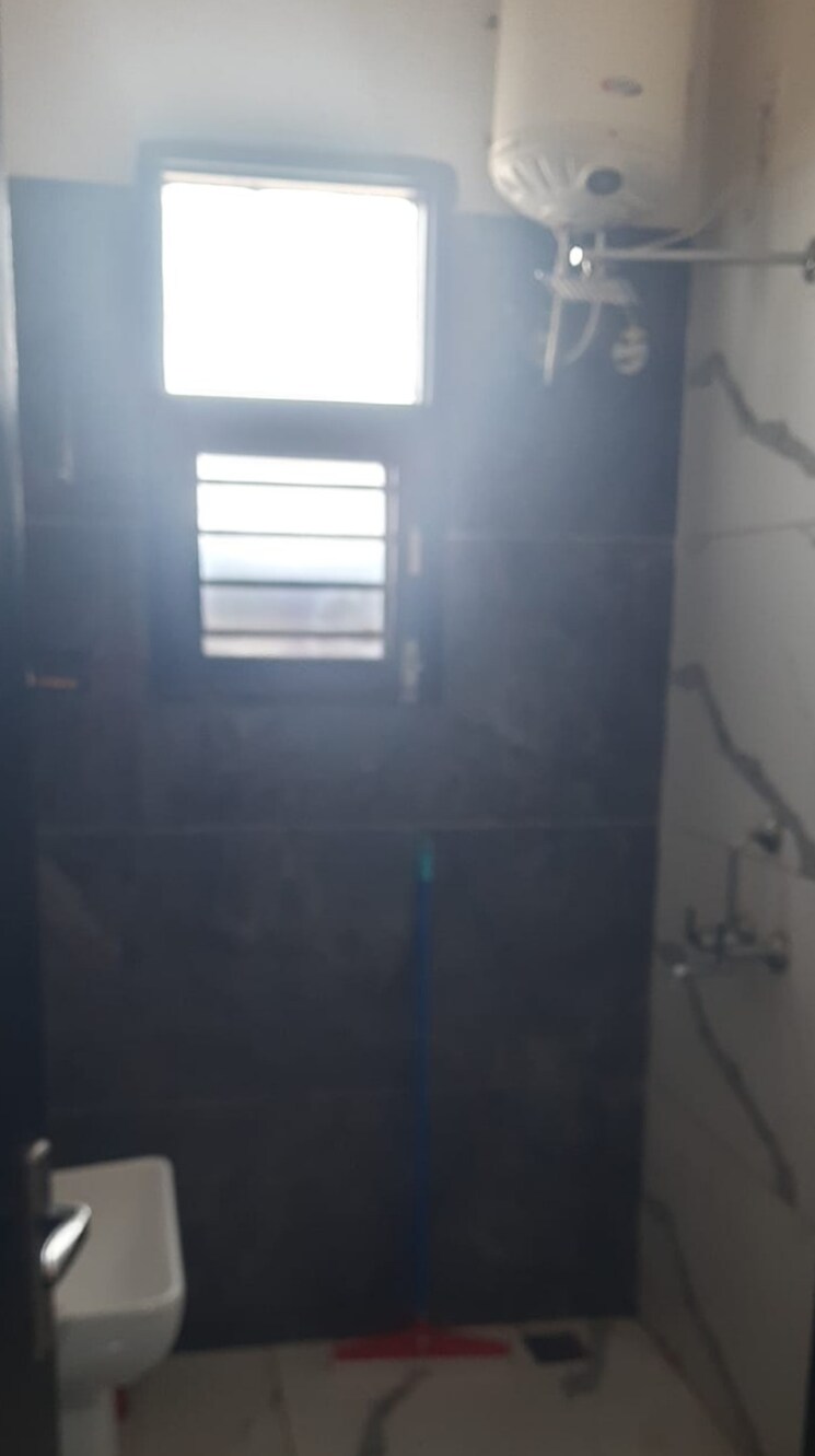Bathroom, vip road 3 Bedroom 1250 Sq.Ft. Builder Floor In Vip Road Zirakpur 8208015
