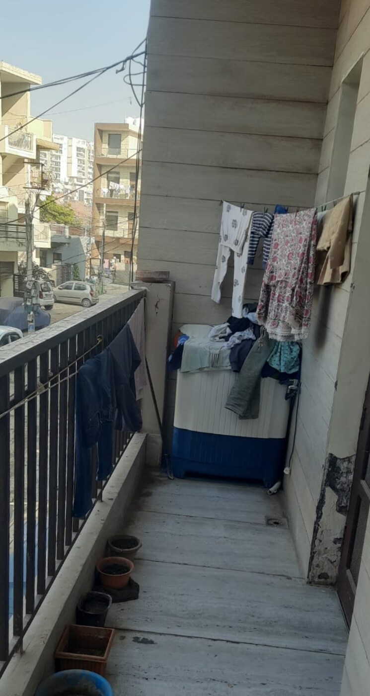 Balcony, vip road 3 Bedroom 1250 Sq.Ft. Builder Floor In Vip Road Zirakpur 8208015