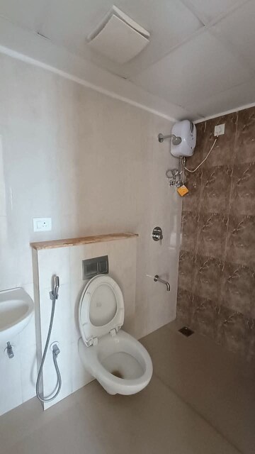 Bathroom in 3 BHK Apartment at Kalpataru Parkcity, Kolshet Road – for Sale