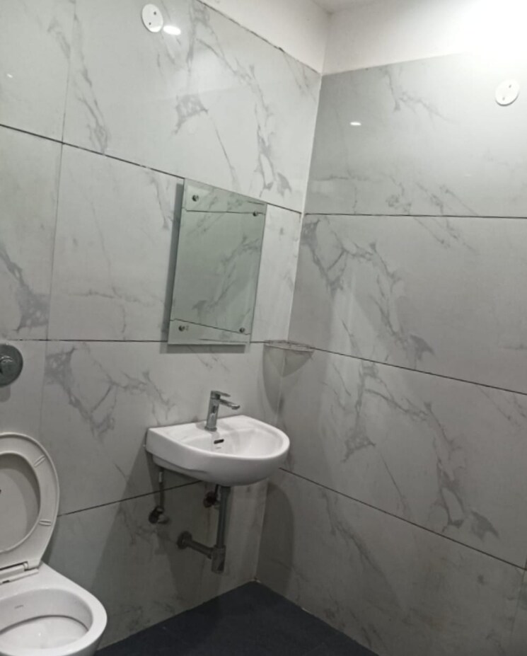 Bathroom, dhakoli village 3 Bedroom 1250 Sq.Ft. Builder Floor In Dhakoli Village Zirakpur 8208041