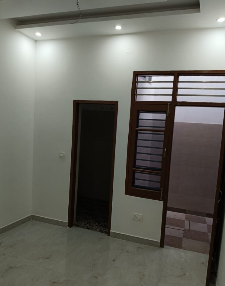 Room, dhakoli village 2 Bedroom 900 Sq.Ft. Independent House In Dhakoli Village Zirakpur 8208089