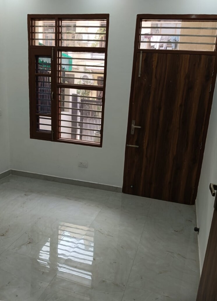 Room, dhakoli village 2 Bedroom 900 Sq.Ft. Independent House In Dhakoli Village Zirakpur 8208089