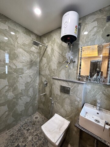 Bathroom in 1 BHK Builder Floor at Super Mart 1, Sector 27 – for Rent