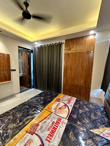 Bedroom in 1 BHK Builder Floor at Super Mart 1, Sector 27 – for Rent