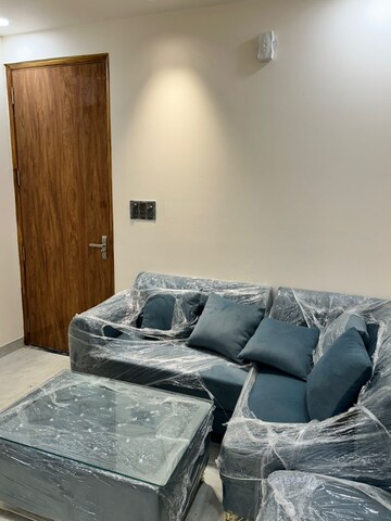 Bedroom in 1 BHK Builder Floor at Super Mart 1, Sector 27 – for Rent