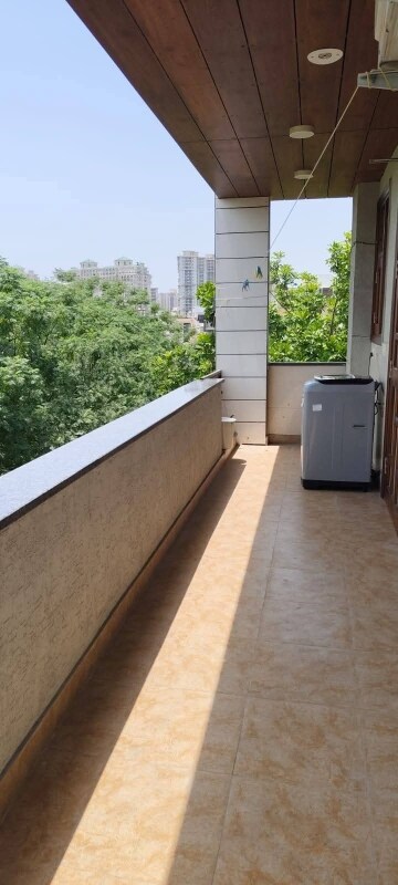 Balcony in 2 BHK Builder Floor at Super Mart 1, Sector 27 – for Rent