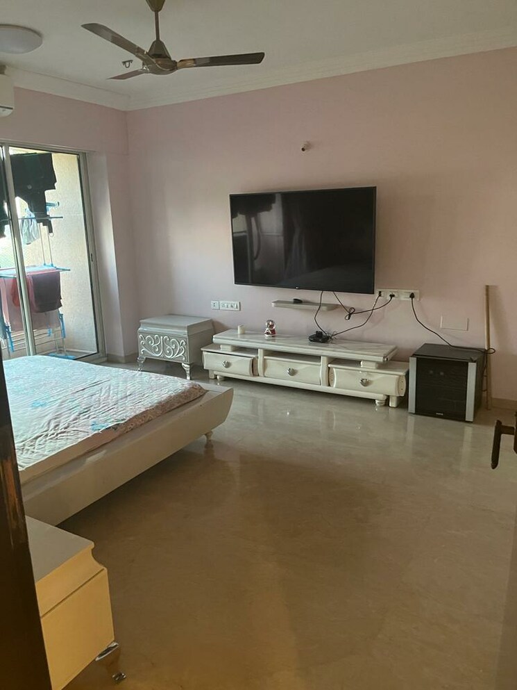 Bedroom, hiranandani-gardens-evita 5 Bedroom 5200 Sq.Ft. Apartment In Powai Mumbai 8208118