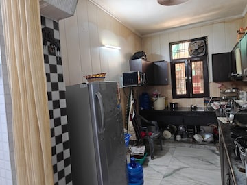 Gym in 3 BHK Builder Floor at Sainik Colony – for Sale