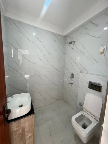 Bathroom in 1 BHK Builder Floor at Builder Floor, Sector 28 – for Rent