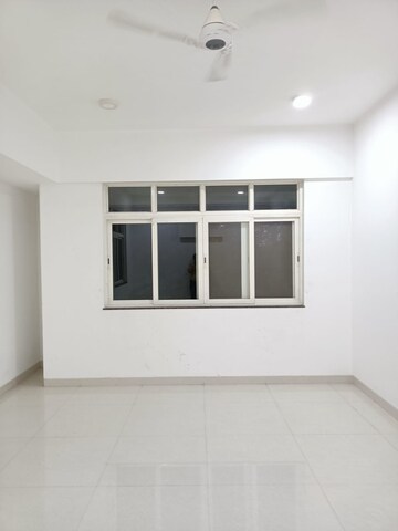 Room in 5 BHK Apartment at Aundh – for Sale