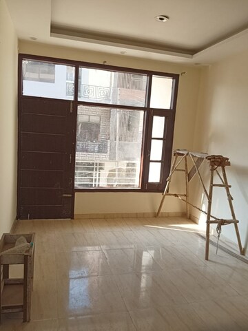 Room in 4 BHK Builder Floor at Dhakoli Village – for Sale