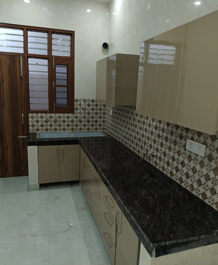 Kitchen, dhakoli village 4 Bedroom 1800 Sq.Ft. Builder Floor In Dhakoli Village Zirakpur 8208150