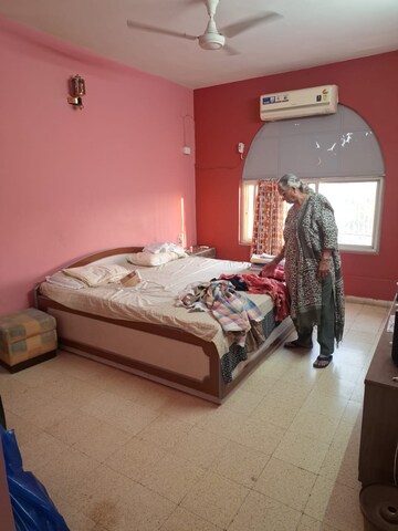 Bedroom in 3 BHK Apartment at Thaltej – for Rent