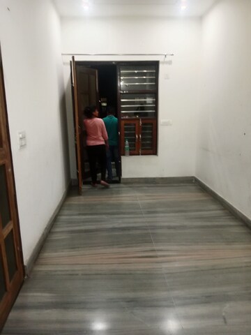 Room in 1.5 BHK Builder Floor at Sector 18 – for Rent