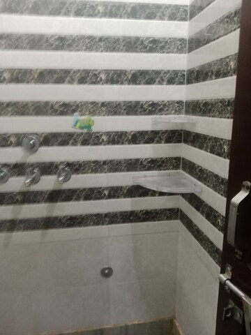 Attached Bathroom in 1.5 BHK Builder Floor at Sector 18 – for Rent