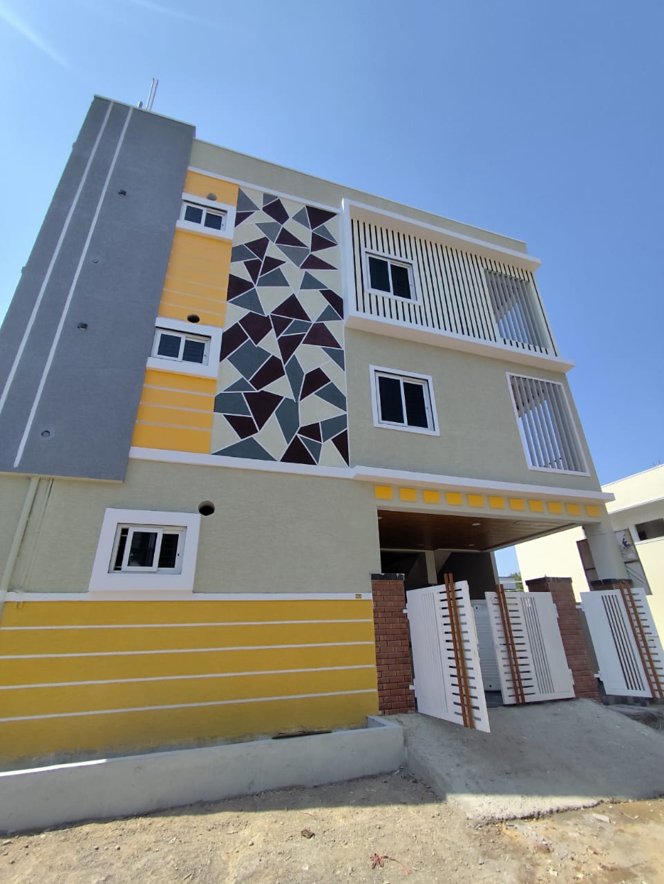 5 BHK + Pooja Room Independent House For Sale in New Building