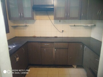 Kitchen in 2.5 BHK Builder Floor at SS The Lilac, Sector 49 – for Sale