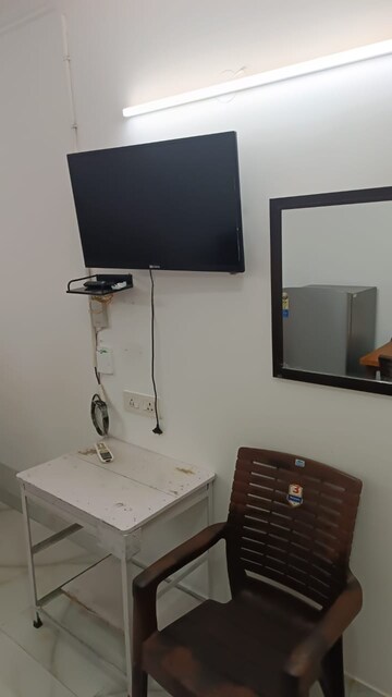 Furnished Amenities in 1 RK Builder Floor at Sector 43 – for Rent