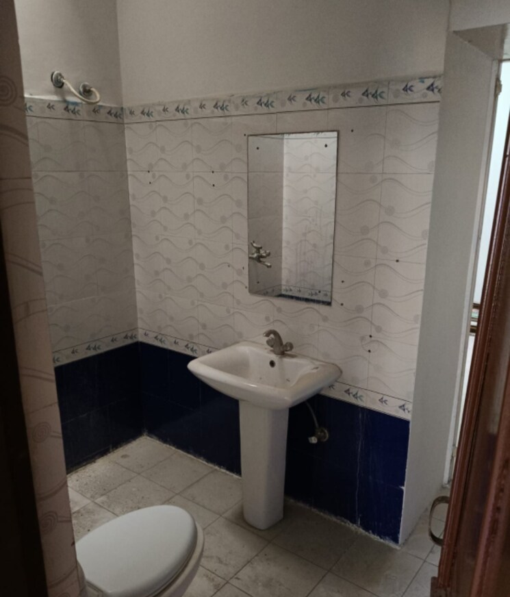 Bathroom, dhakoli village 3 Bedroom 1250 Sq.Ft. Builder Floor In Dhakoli Village Zirakpur 8208261