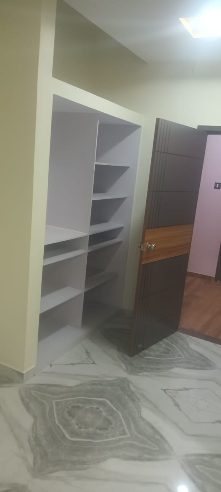 Bathroom, jahangirpura 5 Bedroom 94 Sq.Yd. Villa In Jahangirpura Surat 8208292