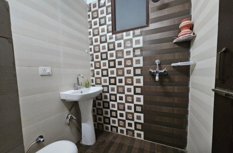 Bathroom, dhakoli village 3 Bedroom 1250 Sq.Ft. Builder Floor In Dhakoli Village Zirakpur 8208290