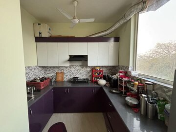 Kitchen in 2 BHK Builder Floor at Sector 43 – for Rent