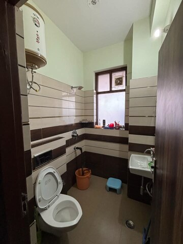 Kitchen in 2 BHK Builder Floor at Sector 43 – for Rent