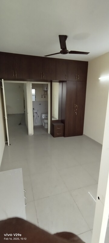 Room in 2 BHK Apartment at Pyramid Fusion Homes, Sector 70a – for Rent