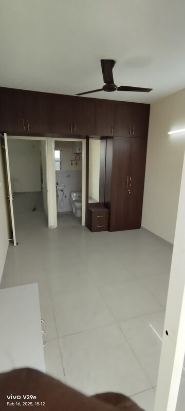 Room in 2 BHK Apartment at Pyramid Fusion Homes, Sector 70a – for Rent