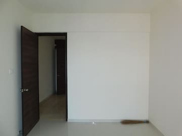 Room in 3 BHK Apartment at Rajesh Raj Infinia, Malad West – for Rent