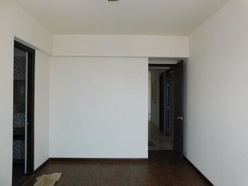 Room in 3 BHK Apartment at Rajesh Raj Infinia, Malad West – for Rent