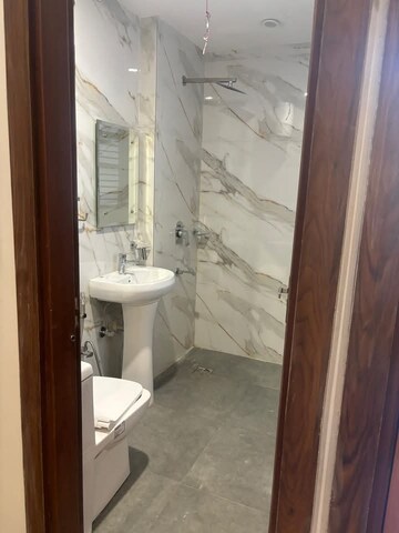 Bathroom in 2 BHK Builder Floor at Super Mart 1, Sector 27 – for Rent