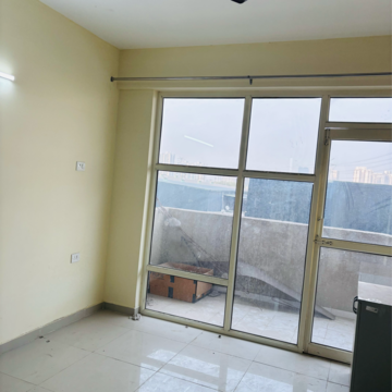 Room in 2 BHK Apartment at Pyramid Fusion Homes, Sector 70a – for Rent