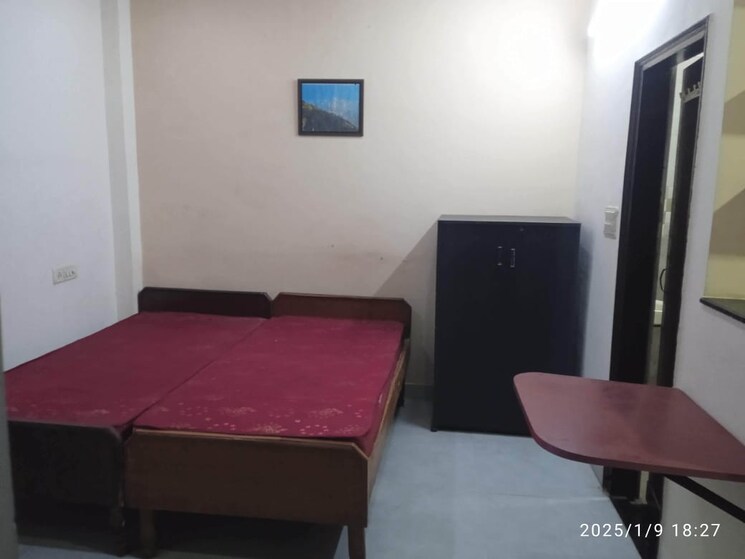 Bedroom, shakti khand 1 RK 550 Sq.Ft. Builder Floor In Shakti Khand Ghaziabad 8208372