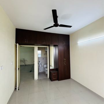 Room in 2 BHK Apartment at Pyramid Fusion Homes, Sector 70a – for Rent