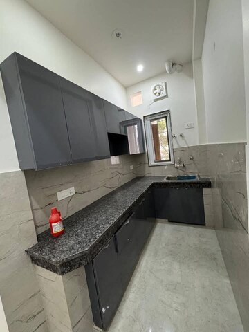 Kitchen in 2 BHK Builder Floor at Sector 43 – for Rent