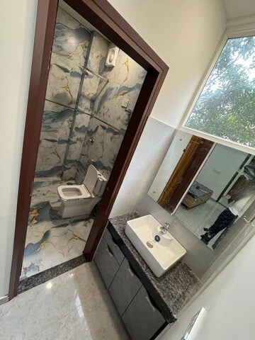 Furnished Amenities in 2 BHK Builder Floor at Sector 43 – for Rent