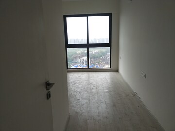 Room in 3.5 BHK Apartment at Hiranandani Glen Dale, Powai – for Rent
