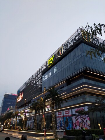  Shop – Exterior View View at Elan Epic, Sector 70 - for Sale
