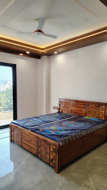 Bedroom in 4 BHK Builder Floor at AEZ Aloha, Sector 57 – for Rent